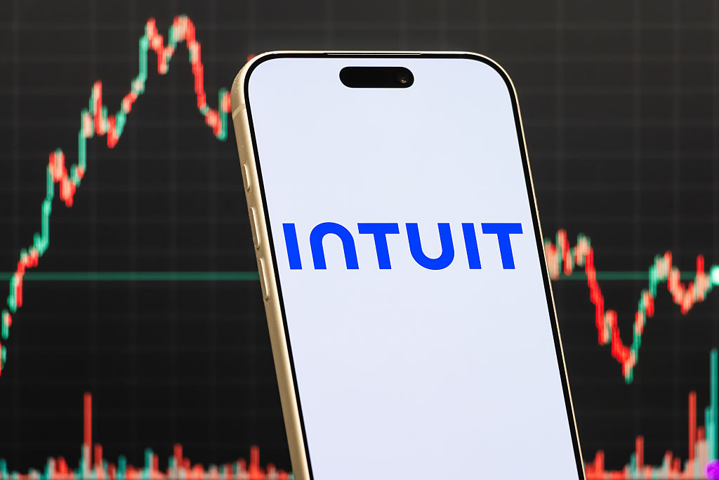 Intuit裁员3000人全面转向AI：科技公司AI裁员潮的又一个信号 - 枫选-枫选